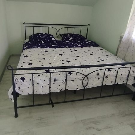 Casa Edu Apartment Авриг Екстериор снимка